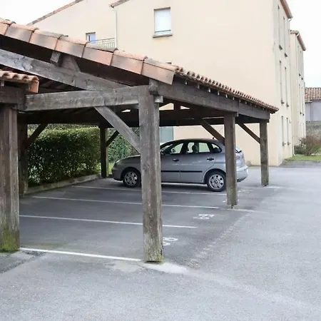 Apartment T2 Proche Cite Medievale, Piscine, Parking