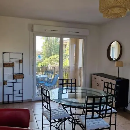 T2 Proche Cite Medievale, Piscine, Parking Apartment *